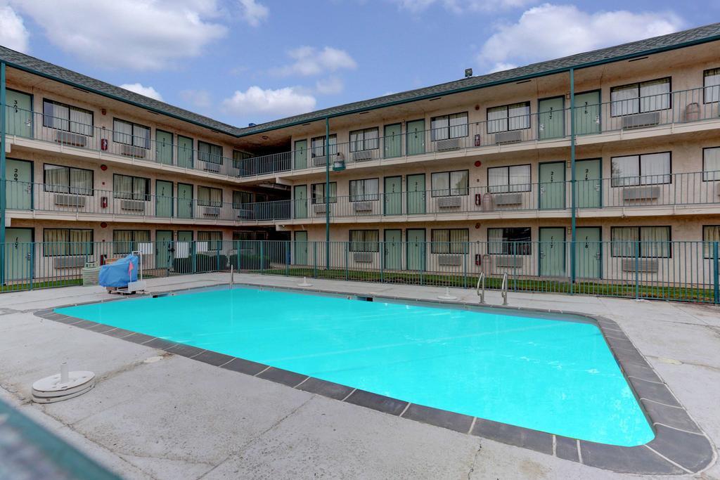 Econo Lodge West Memphis Exterior photo